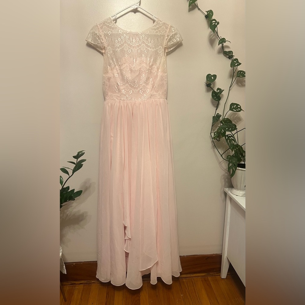 Elegant Lace and Chiffon Gown
